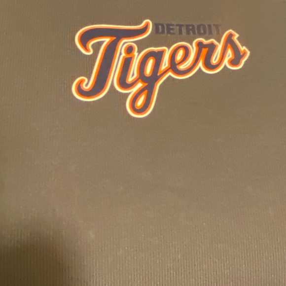 Apollo Detroit Tigers Hat, Majestic Tigers Jersey & Genuine Tigers T-Shirt - Picture 7 of 7